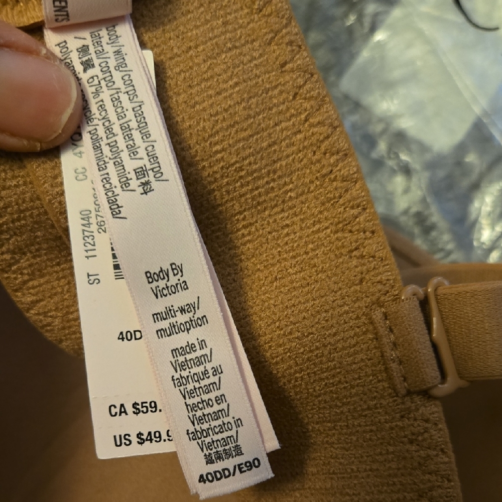 Victoria's Secret Tan Bra - Picture 5 of 7